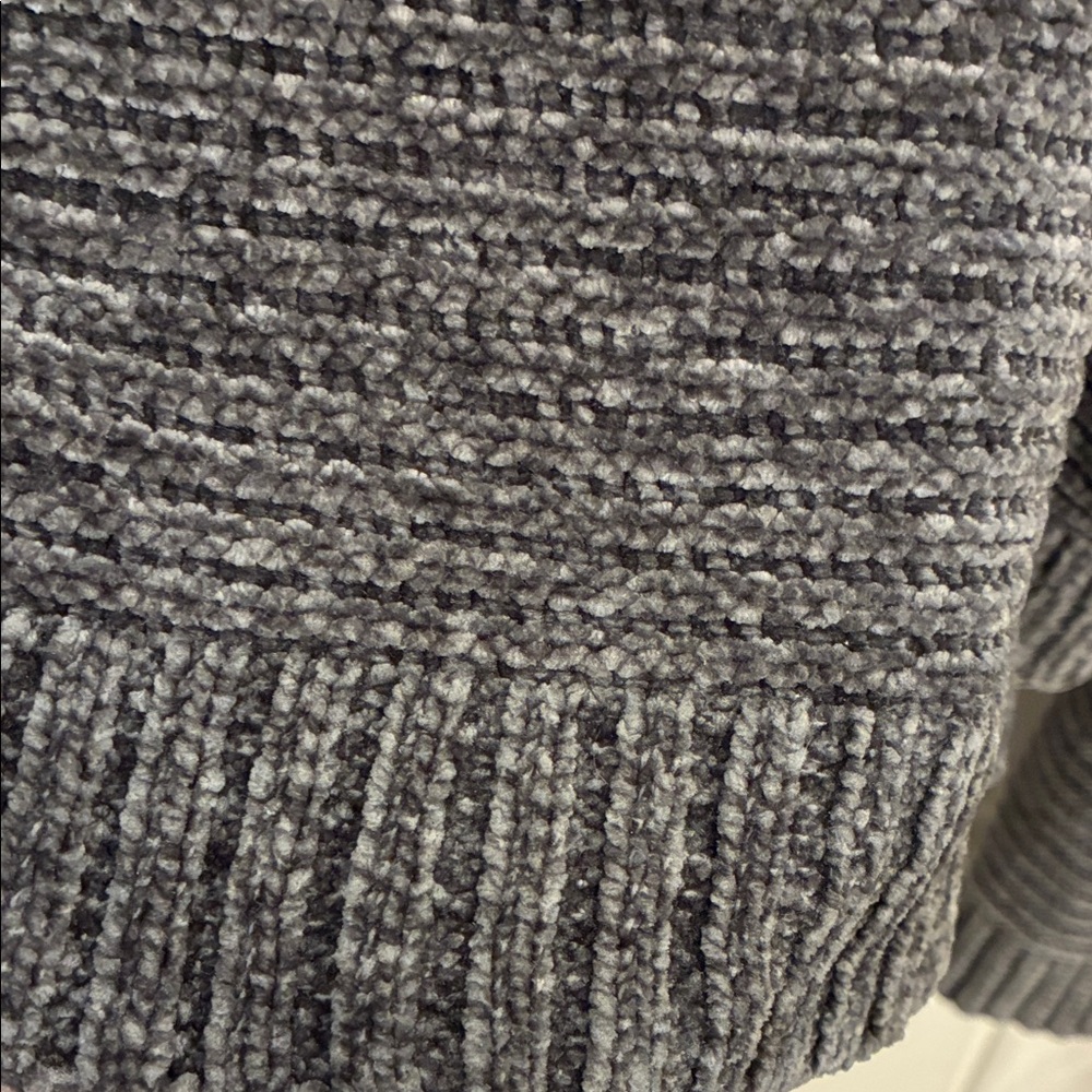 Cozy Green/Gray Sweater - Picture 4 of 4